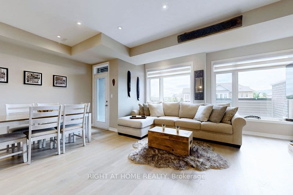 279 Moody Drive, Vaughan, ON L4H 3N5 – photo 2