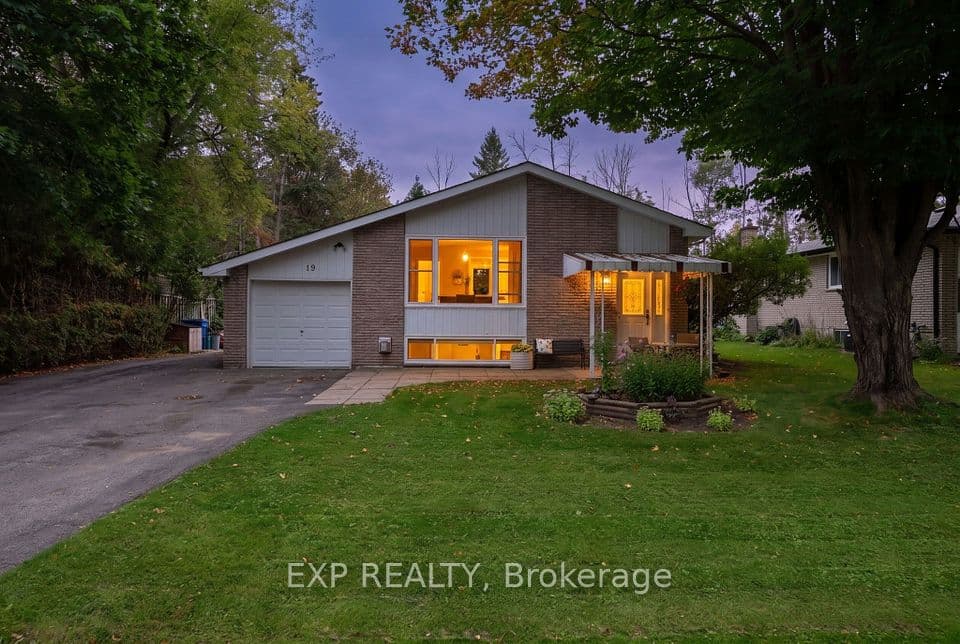 19 Faircrest Avenue, Georgina, ON L0E 1L0 – main photo