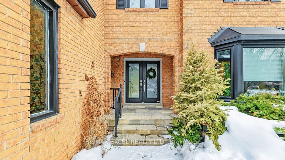 67 Rose Green Drive, Vaughan, ON L4J 4R5 – photo 2