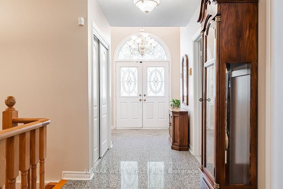 382 Melville Avenue, Vaughan, ON L6A 2N8 – photo 3