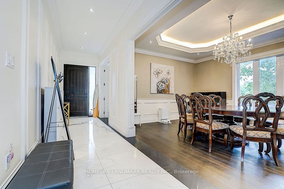 153 Lawrence Avenue, Richmond Hill, ON L4C 1Z4 – photo 3