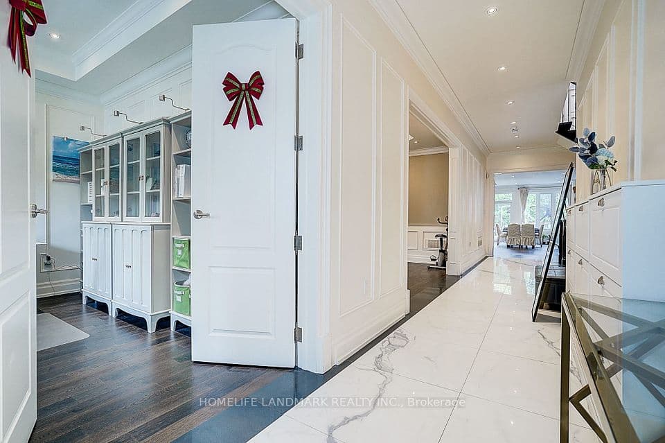 153 Lawrence Avenue, Richmond Hill, ON L4C 1Z4 – photo 2