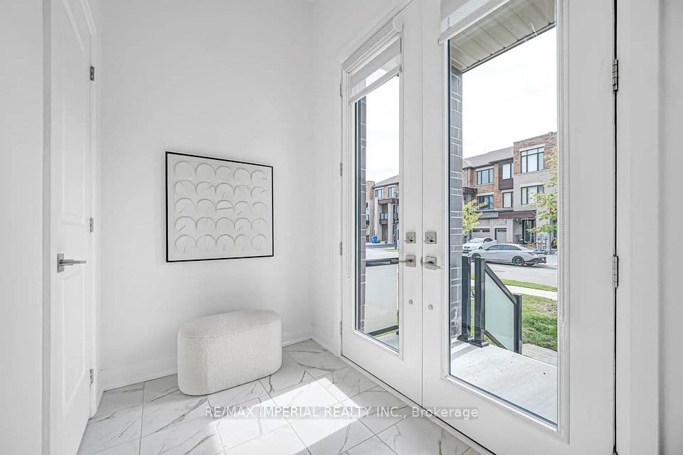 212 Vermont Avenue, Newmarket, ON L3X 0M6 – photo 3