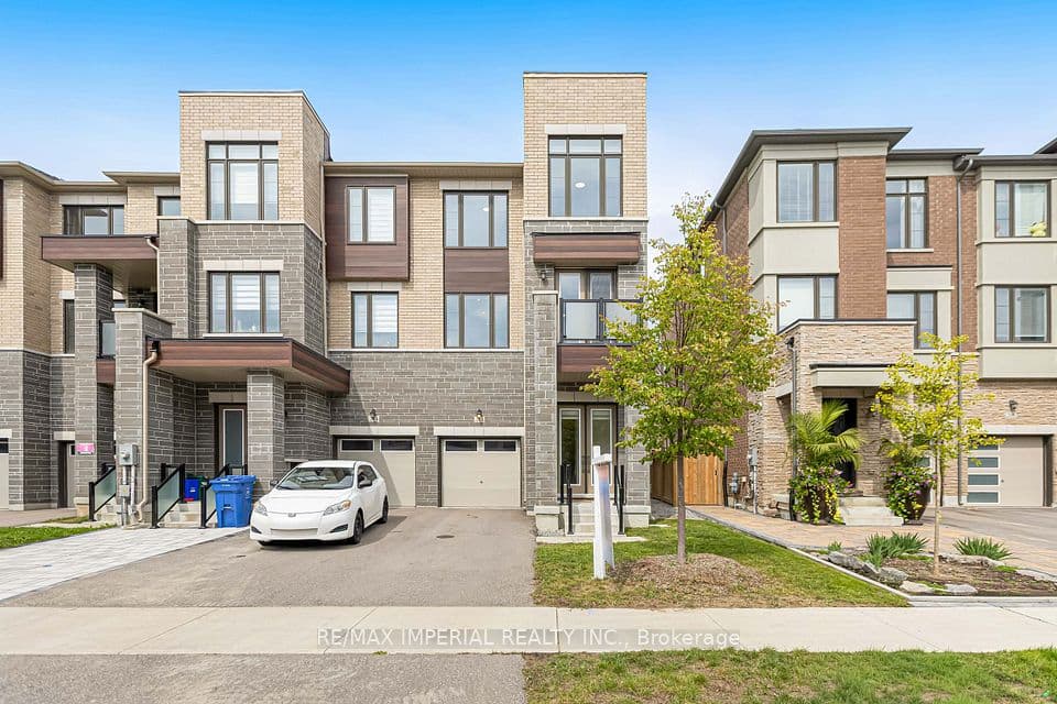 212 Vermont Avenue, Newmarket, ON L3X 0M6 – photo 2