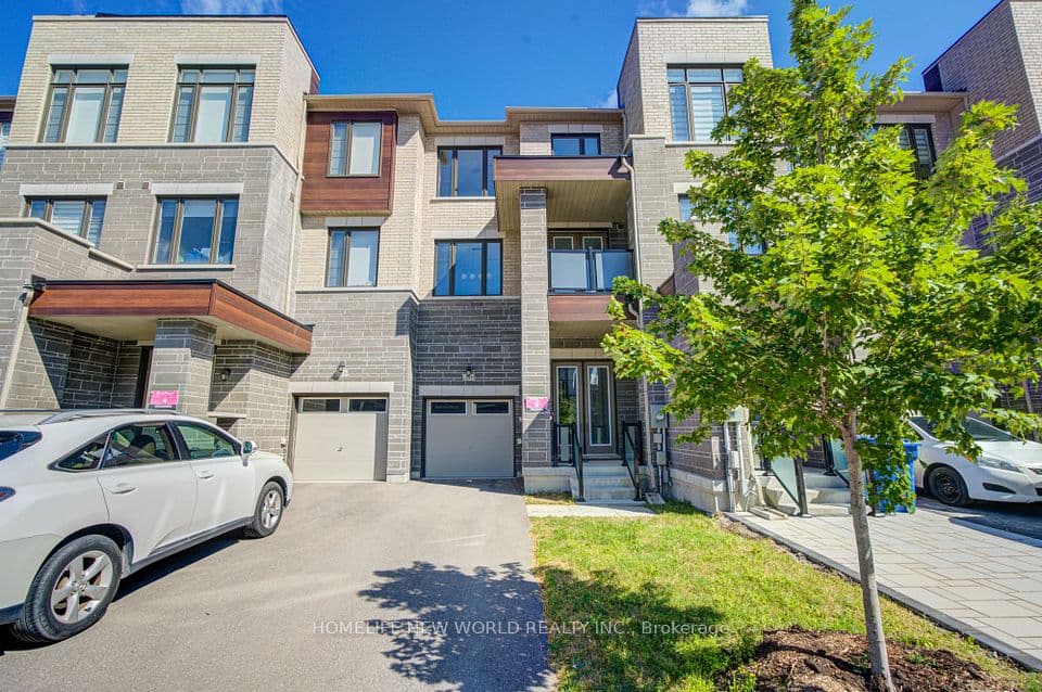 216 Vermont Avenue, Newmarket, ON L3X 2Y8 – photo 2