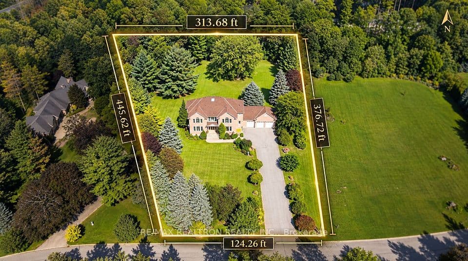 8 Country Heights Drive, Richmond Hill, ON L4E 3M8 – photo 3
