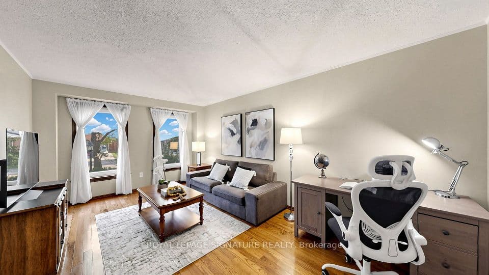 16 Meyer Circle, Markham, ON L3P 4C2 – photo 2