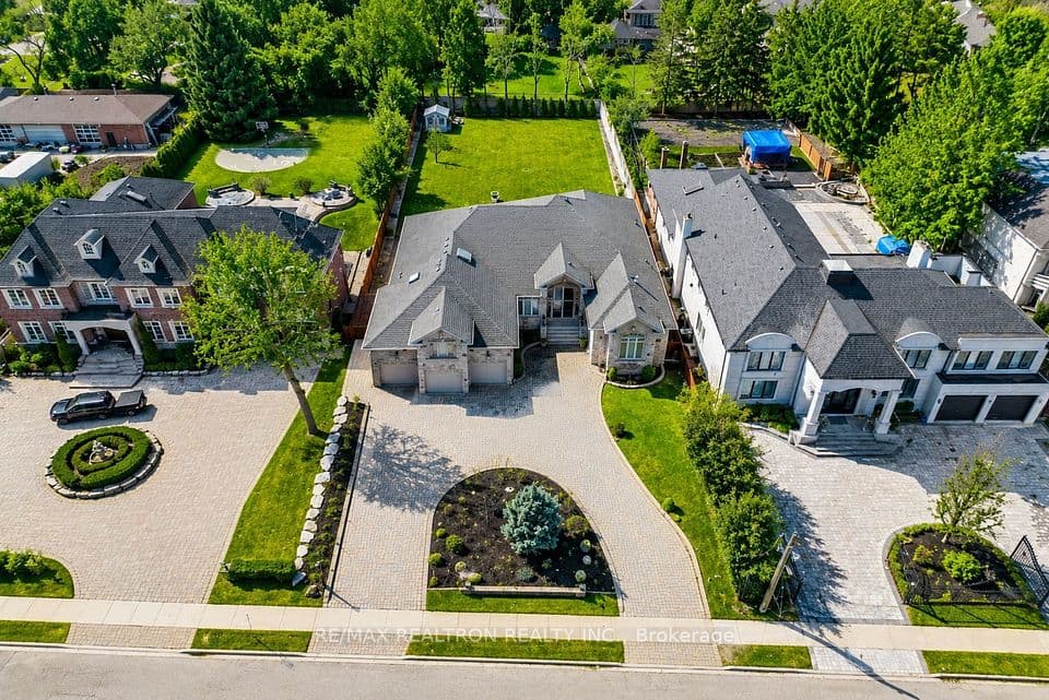 16 Boyle Drive, Richmond Hill, ON L4C 6C9 – photo 2