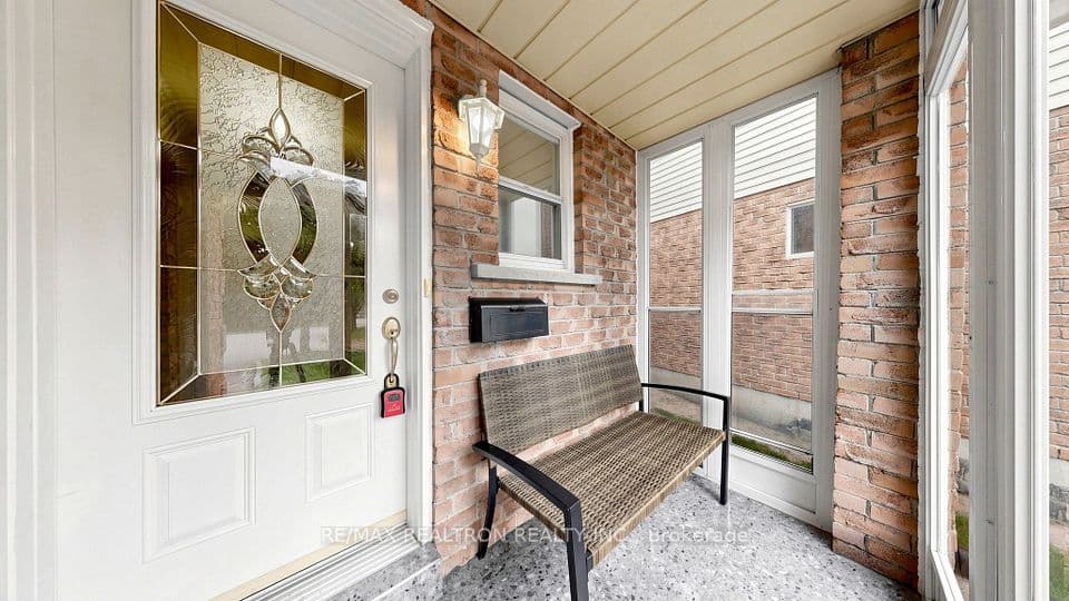 4 Kilkenny Place, Richmond Hill, ON L4C 5S2 – photo 2