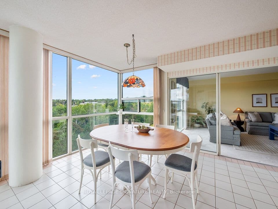 40 Harding Boulevard W # 716, Richmond Hill, ON L4C 9S5 – photo 3