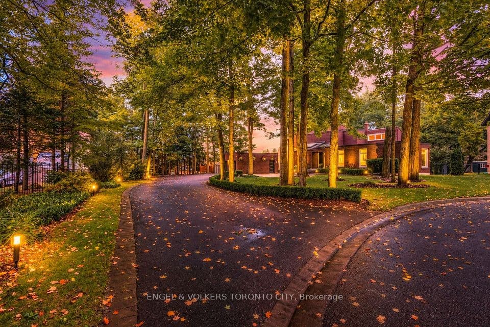 11 Cedarwood Crescent, King, ON L0G 1N0 – photo 2