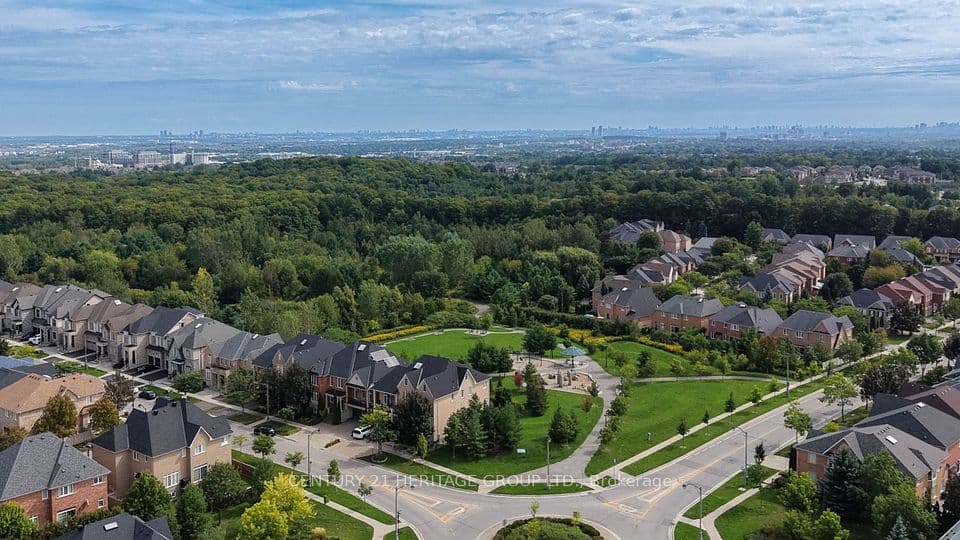 9 Alpaca Drive, Richmond Hill, ON L4E 0E6 – photo 3