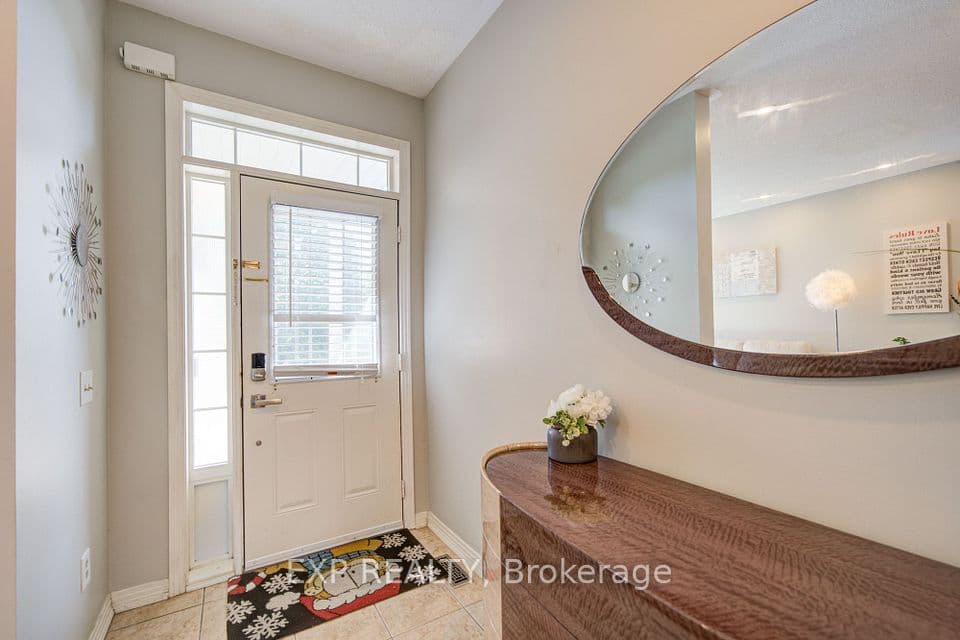 76 Ford Wilson Boulevard, Newmarket, ON L3X 3G1 – photo 3