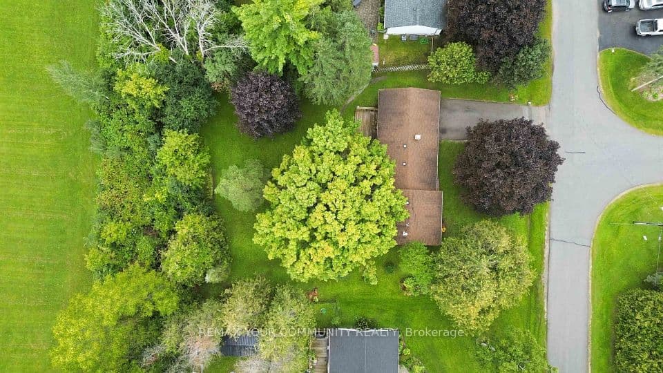 5 Medina Square, Georgina, ON L4P 1E1 – photo 3