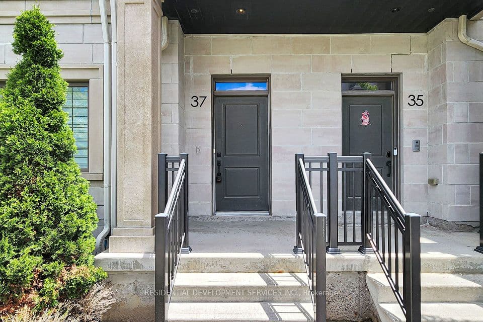 37 Village Parkway, Markham, ON L3R 5R8 – photo 2