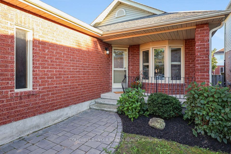 76 Gray Avenue, New Tecumseth, ON L9R 1P5 – photo 2