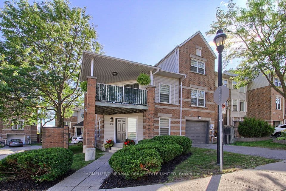 30 Brandy Lane Way, Newmarket, ON L3Y 8P7 – main photo