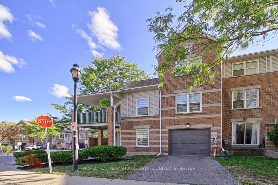 30 Brandy Lane Way, Newmarket, ON L3Y 8P7 – photo 2