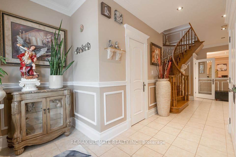15 Ozner Crescent, Vaughan, ON L4H 0E2 – photo 3