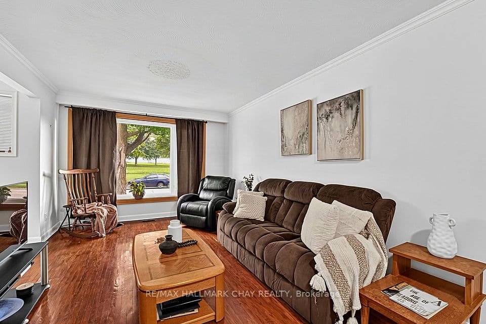 84 Longford Drive, Newmarket, ON L3Y 2Y4 – photo 3