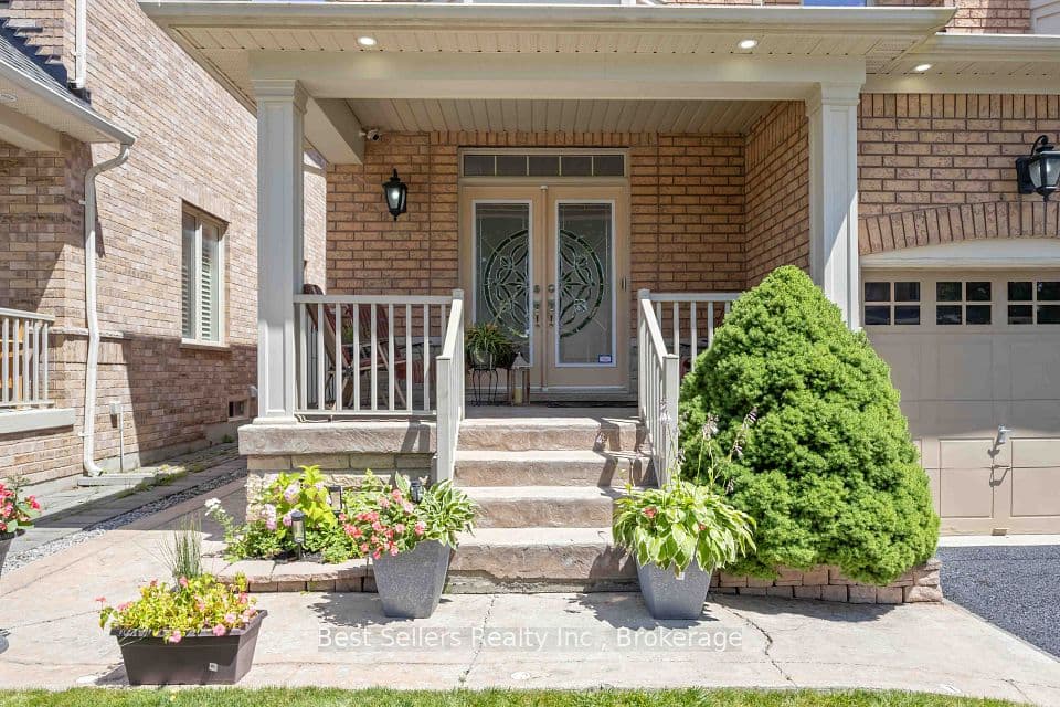 61 Braith Crescent, Whitchurch-Stouffville, ON L4A 0B9 – photo 2