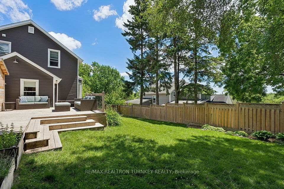 72 Vincent Street, Newmarket, ON L3Y 4G5 – photo 3