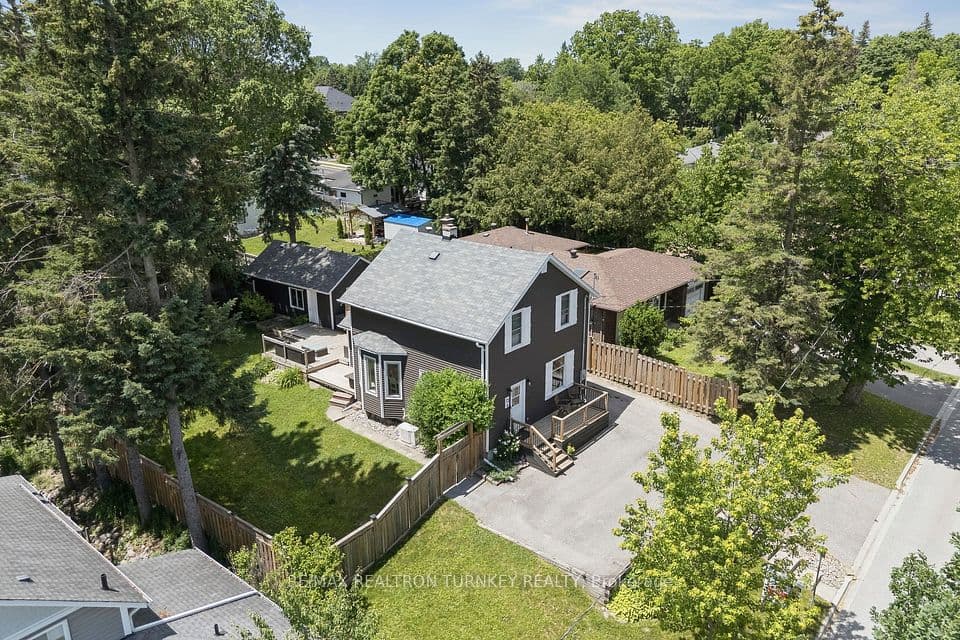 72 Vincent Street, Newmarket, ON L3Y 4G5 – photo 2