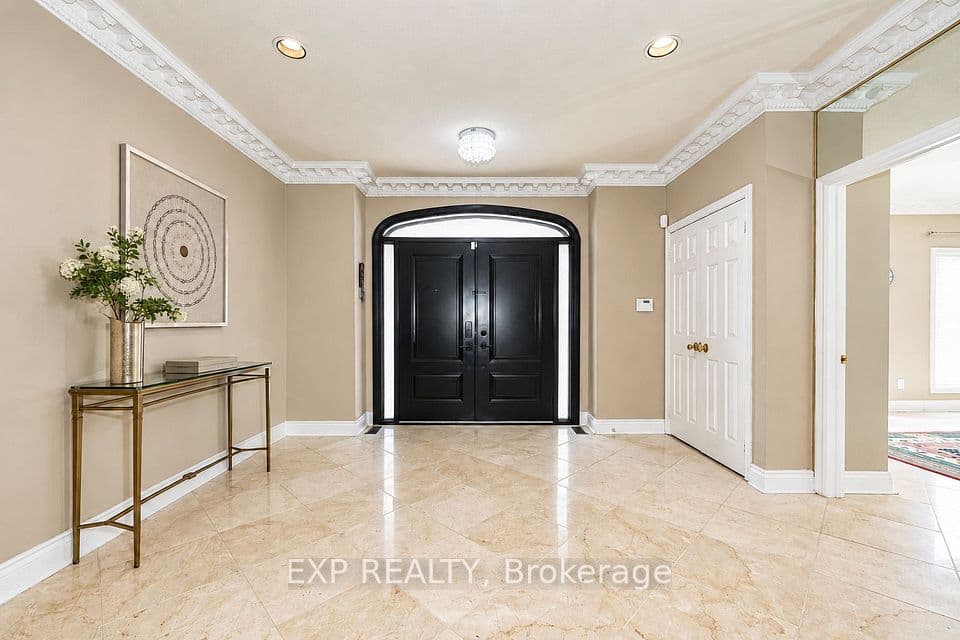 29 Northgate Crescent, Richmond Hill, ON L4B 2K8 – photo 2