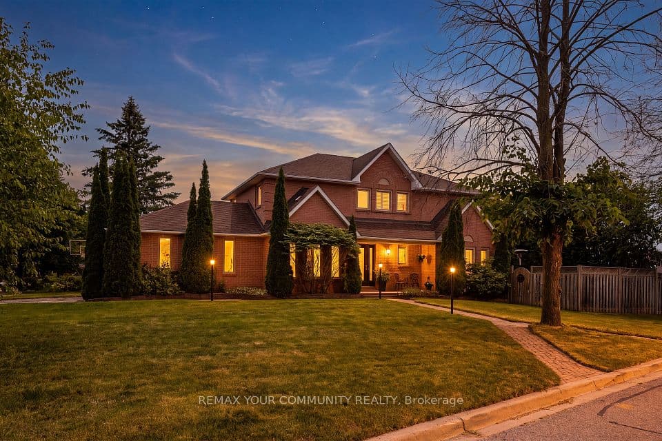 68 Autumn Way, Aurora, ON L4G 4P4 – main photo