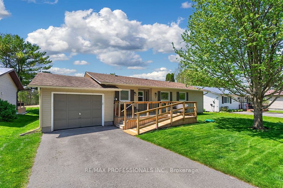 7 Tamarack Court, New Tecumseth, ON L0G 1W0 – photo 2