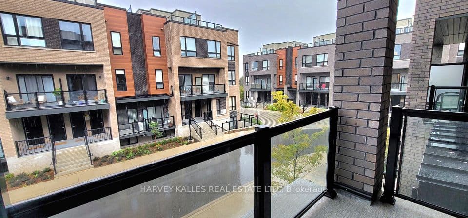 17 Lytham Green Circle 21, Newmarket, ON L3Y 0H4 – photo 3