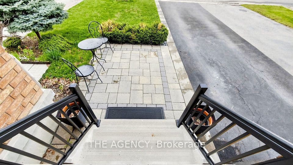 36 Keystar Court, Vaughan, ON L4H 0G9 – photo 2