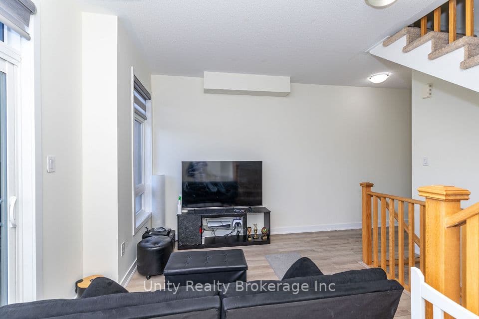 194 Dalhousie Street, Vaughan, ON L4L 9S1 – photo 3