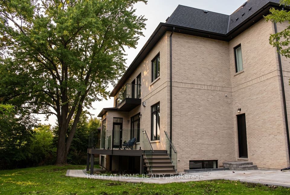 15 Orlon Crescent, Richmond Hill, ON L4C 6S2 – photo 2