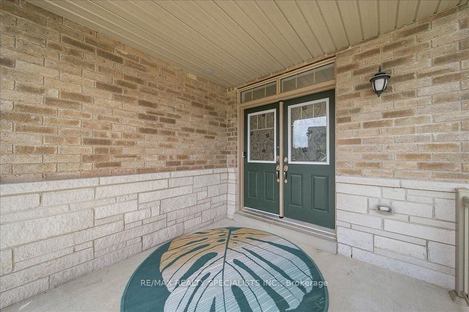 90 FERRAGINE Crescent, Bradford West Gwillimbury, ON L3Z 4K2 – photo 3