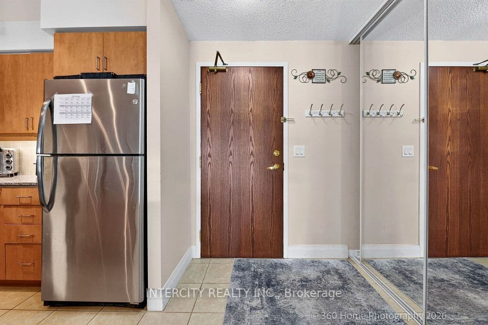 185 Oneida Crescent PH08, Richmond Hill, ON L4B 0B1 – photo 2