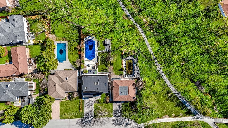 33 Thorny Brae Drive, Markham, ON L3T 3G5 – photo 3