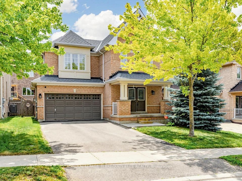 35 Mynden Way, Newmarket, ON L3X 3A7 – main photo