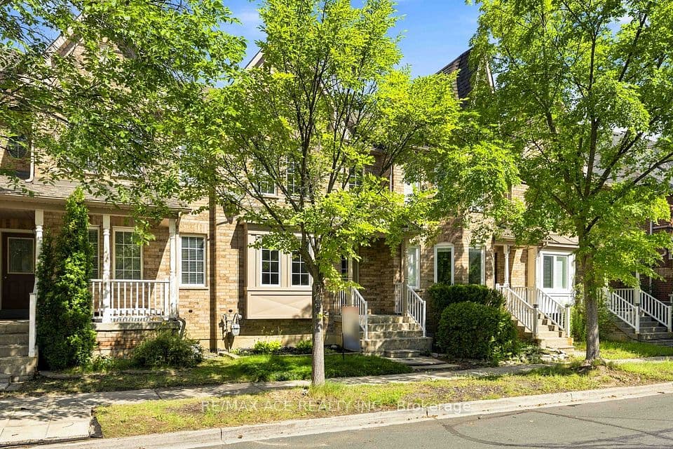 16 White's Hill Avenue, Markham, ON L6B 1C1 – photo 2