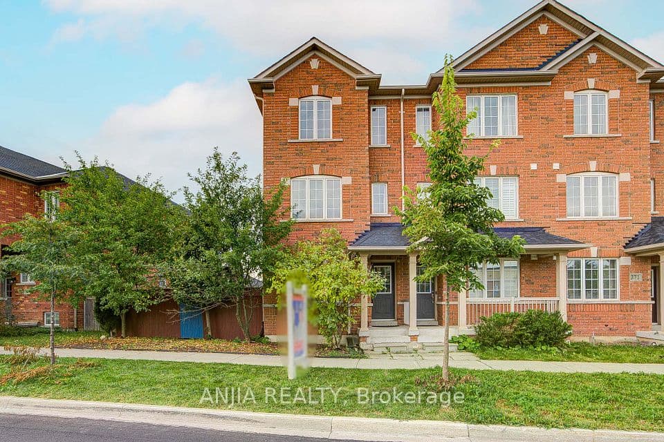 375 White's Hill Avenue, Markham, ON L6B 0J3 – photo 2