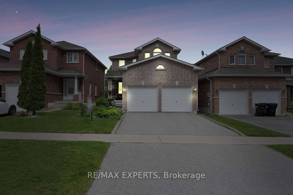 43 Buchanan Drive, New Tecumseth, ON L9R 0A2 – main photo
