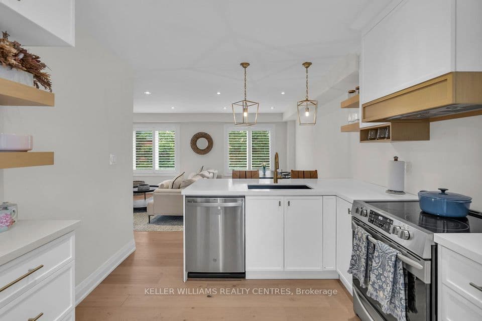 37 Bowler Street, Aurora, ON L4G 7H7 – photo 2