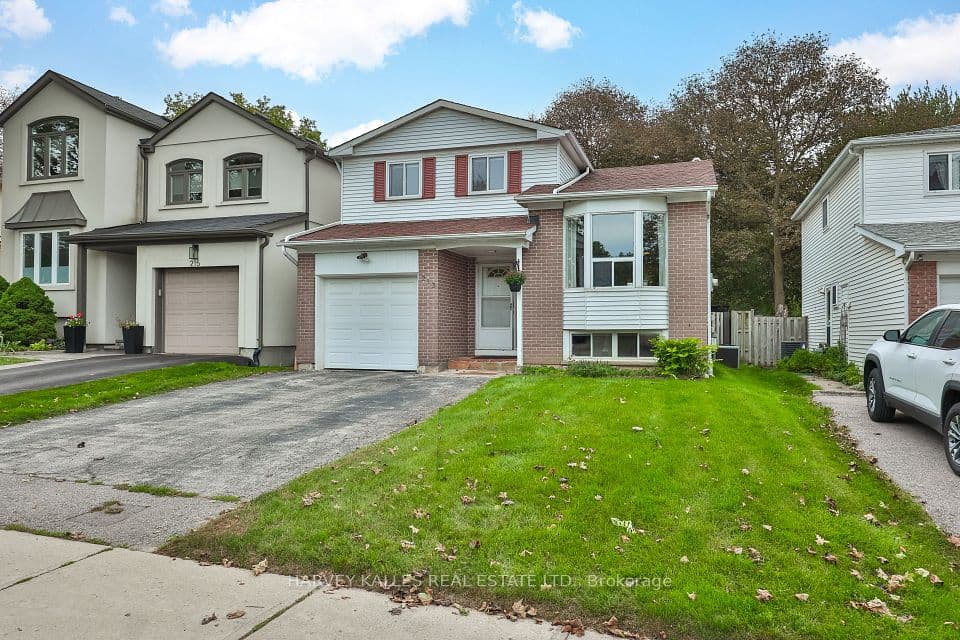 213 Simonston Boulevard, Markham, ON L3T 4M3 – main photo