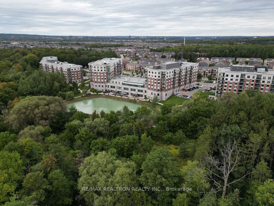 400 William Graham Drive 208, Aurora, ON L4G 1L7 – main photo
