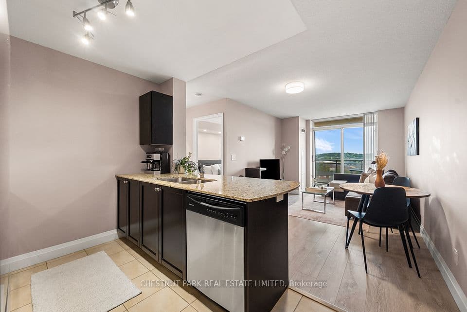 73 King William Crescent 701, Richmond Hill, ON L4B 0C2 – photo 3