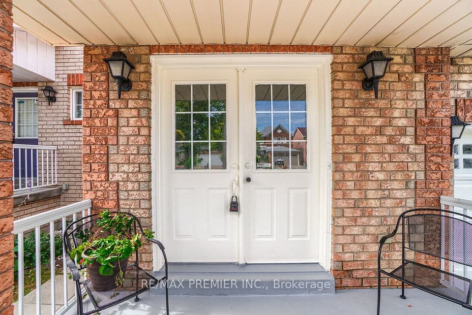193 Roxbury Street, Markham, ON L3S 3T5 – photo 3