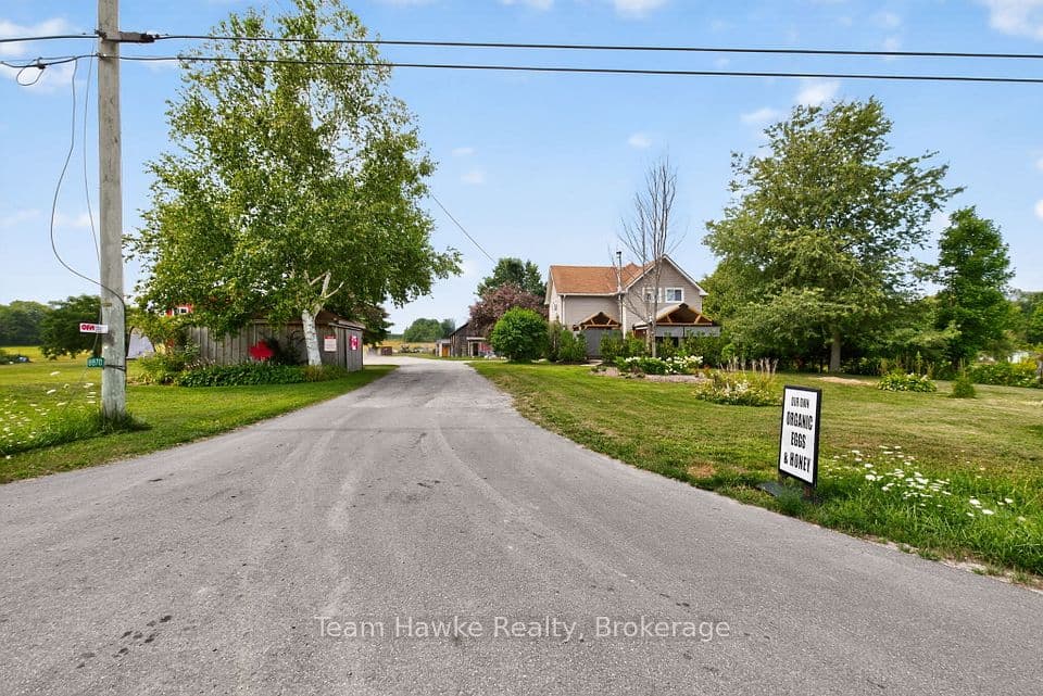 8870 County 93 Road, Midland, ON L4R 4K4 – main photo