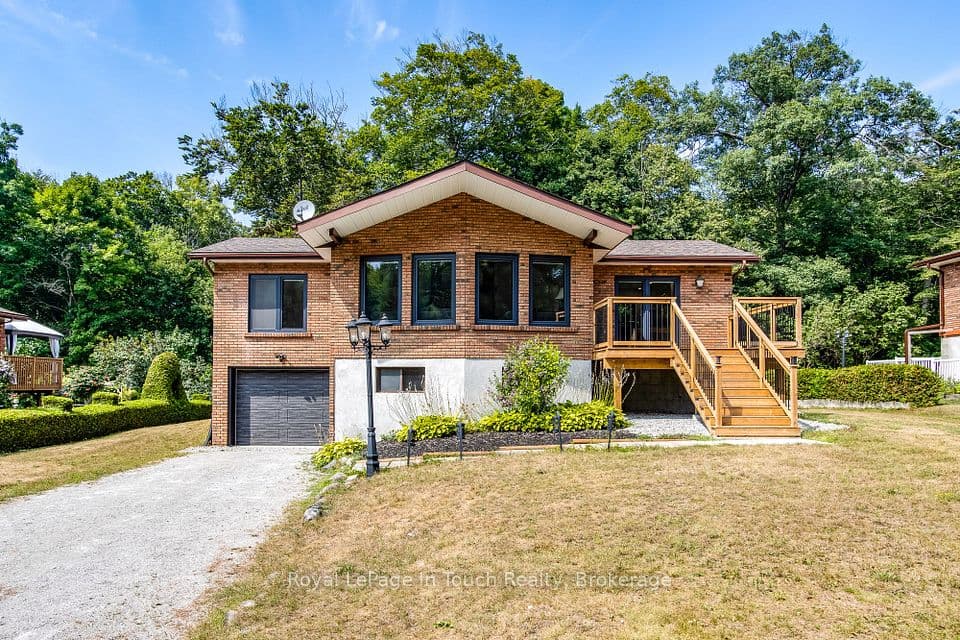 26 Glen Cedar Drive, Tiny, ON L9M 0H8 – main photo