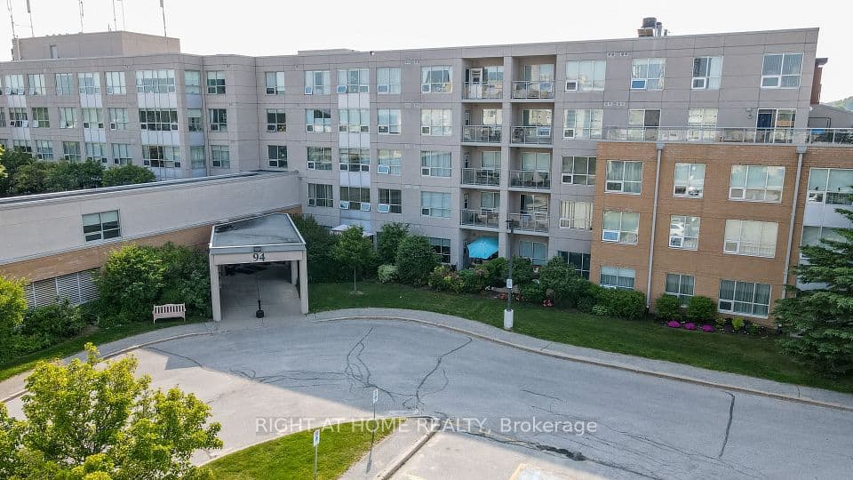 94 Dean Avenue 417, Barrie, ON L4N 0M3 – main photo