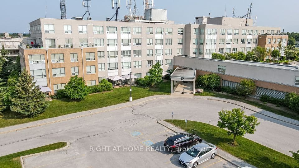 90 Dean Avenue 101, Barrie, ON L4N 0M3 – main photo